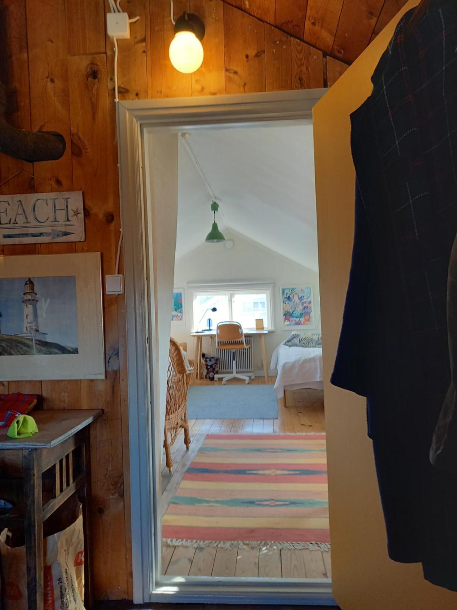 Ljust Boende, Egen Ingang Och Traedgard I Centrum Varberg Exterior foto